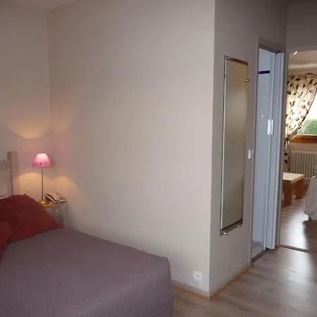 Hotell L'oasis Évian-les-Bains